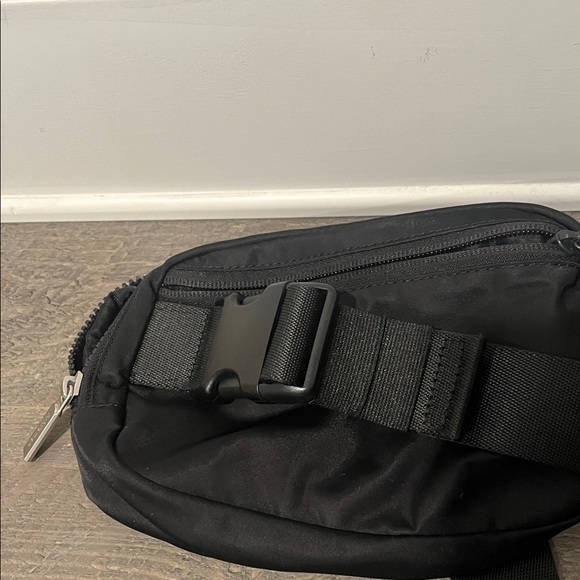 lululemon athletica Black Belt Bag - Picture 5 of 5